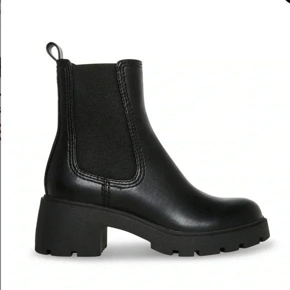 Steve Madden Haylan Black Bootie 9.5 NWOT - Picture 1 of 7